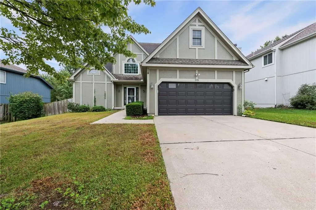 315 Shannon AVE, Smithville, MO 64089
