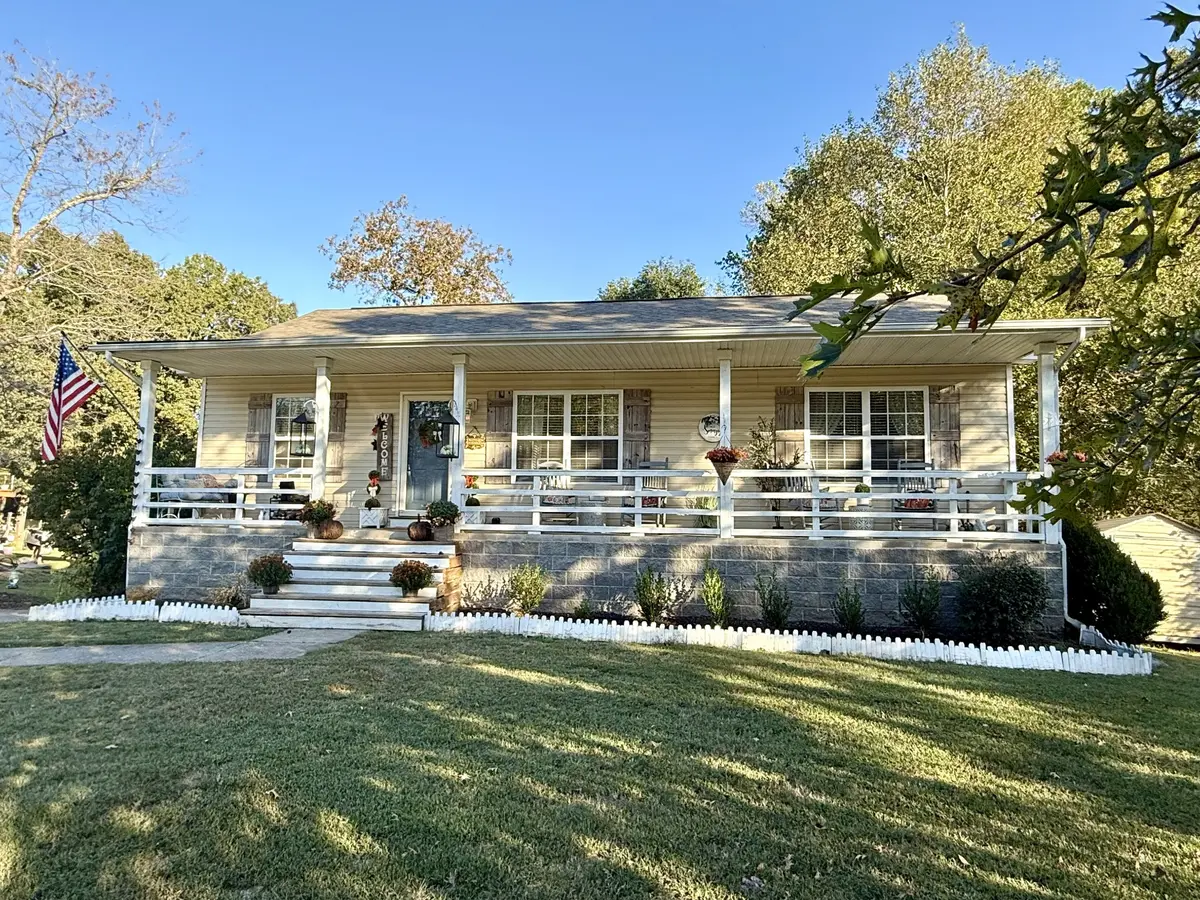3276 Backridge Rd, Woodlawn, TN 37191
