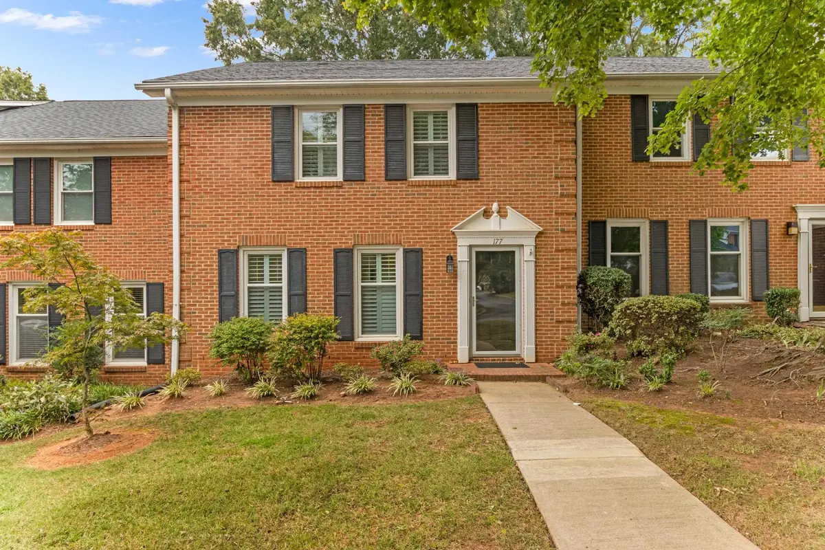 177 Buckstone LN, Spartanburg, SC 29307