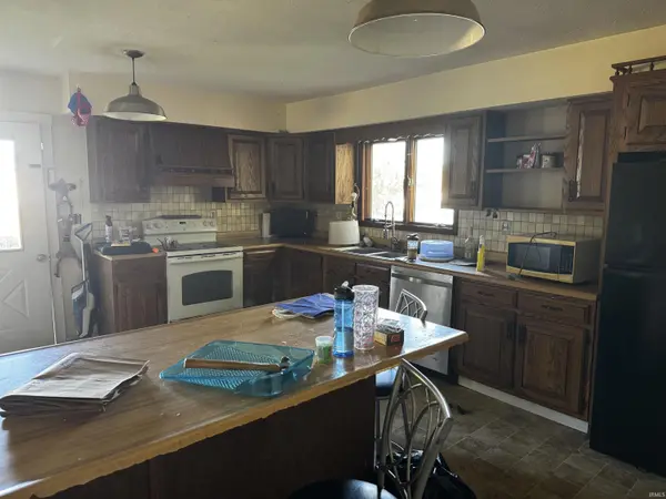 921 S Strauser RD, Springville, IN 47462-6384