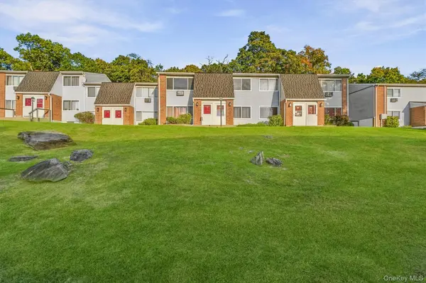 2740 South RD #H6, Poughkeepsie, NY 12601