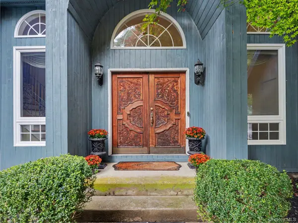 12 Westleigh CT, Carmel, NY 10512