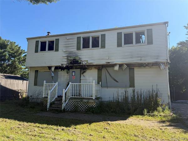 41 Fairmont AVE, Medford, NY 11763