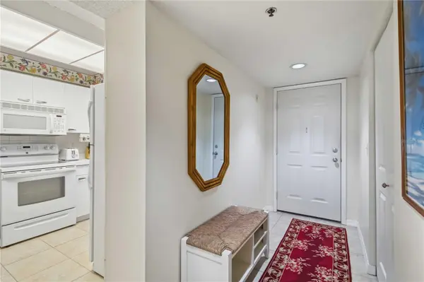 3950 IRONWOOD CIR #205, Bradenton, FL 34209