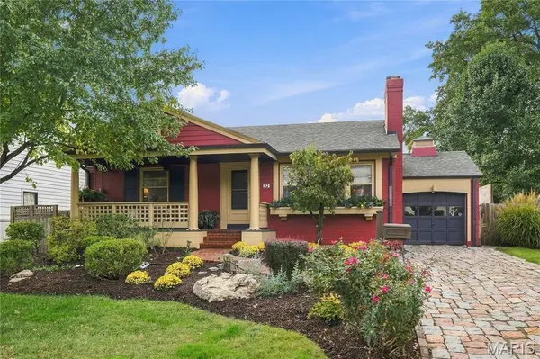 33 Magnolia DR, St Louis, MO 63124
