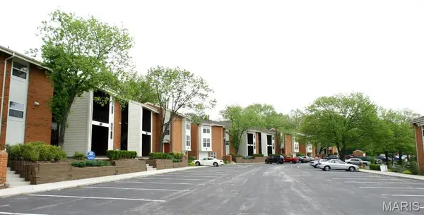 1953 Greenglen #301, St Louis, MO 63122