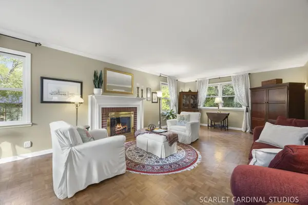 4N057 Thornapple RD, St. Charles, IL 60174