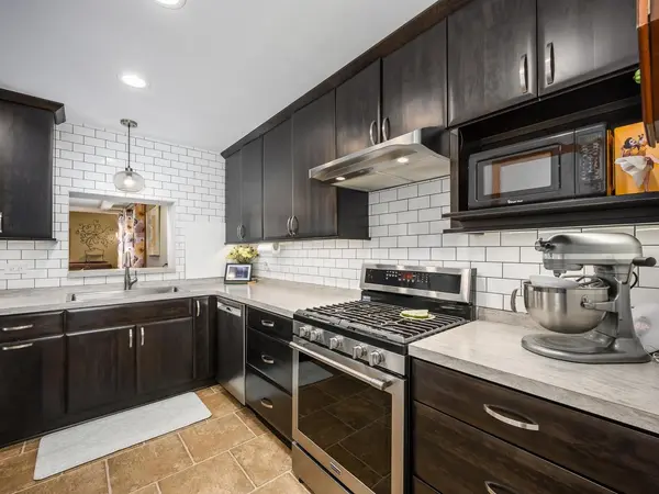 13106 Village LN, Crestwood, IL 60418