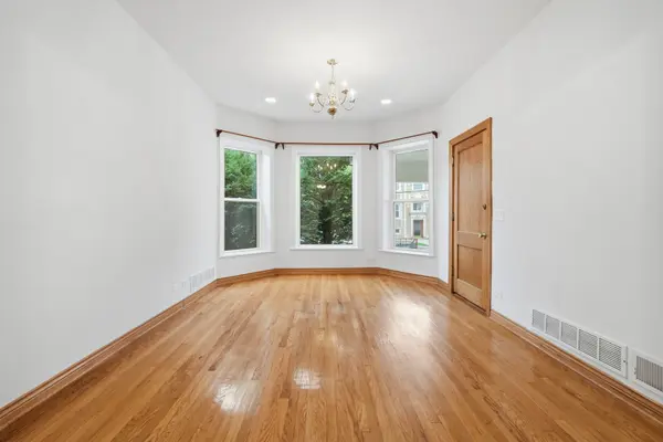 4908 W Berteau AVE, Chicago, IL 60641