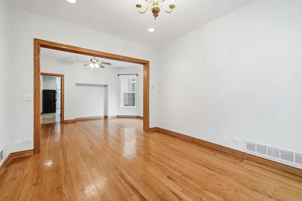 4908 W Berteau AVE, Chicago, IL 60641