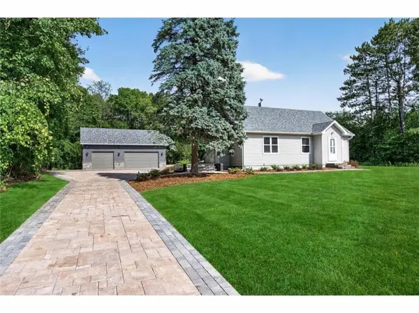 4407 Crosstown BLVD NE, Ham Lake, MN 55304