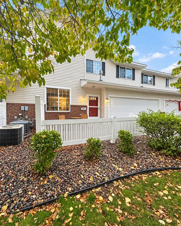 3001 Juniper LN #I, Woodbury, MN 55125