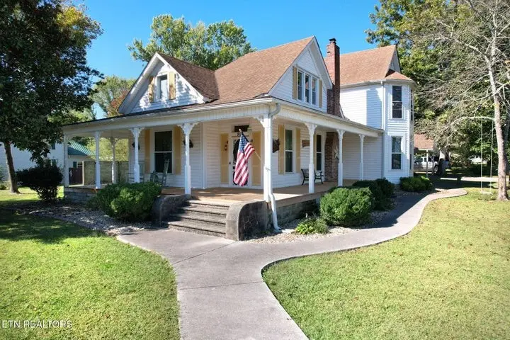 900 Georgia Ave, Etowah, TN 37331