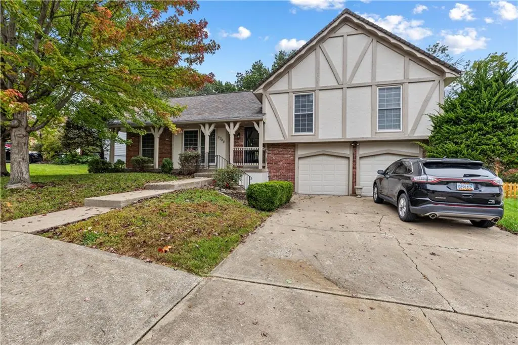 5348 W 102 ST, Overland Park, KS 66207