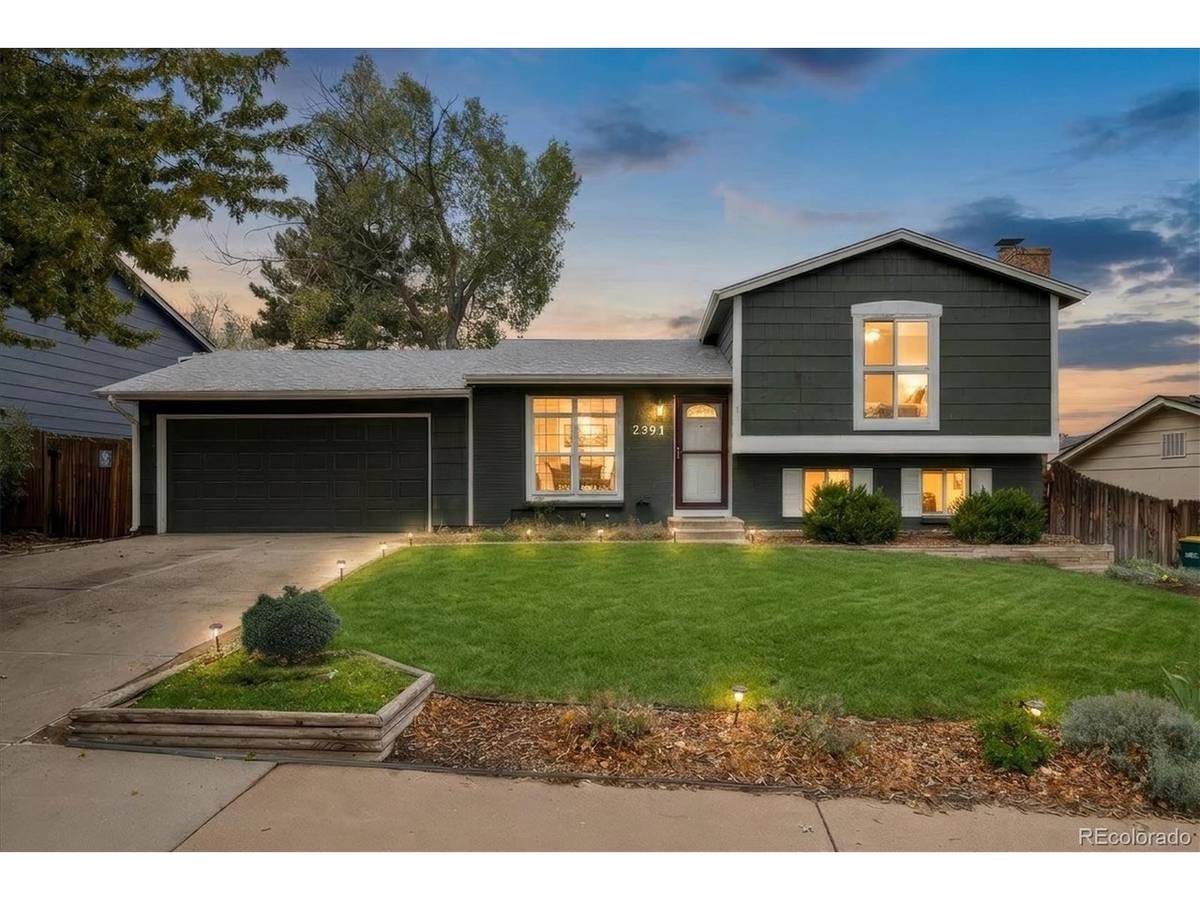 2591 S Naples, Aurora, CO 80013