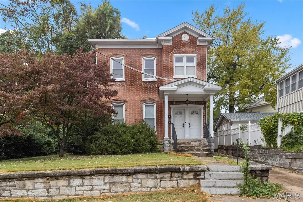 824 Henry ST, Alton, IL 62002