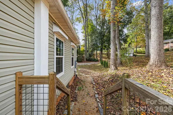 17 Berry Hill RD, Asheville, NC 28806
