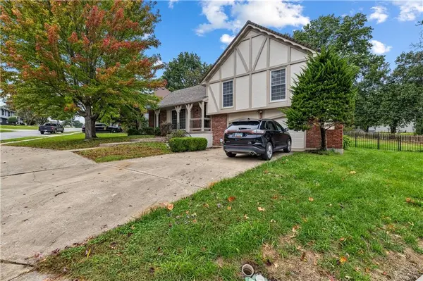 5348 W 102 ST, Overland Park, KS 66207