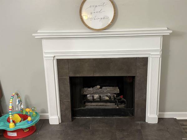 2208 Heritage AVE, Evansville, IN 47711-2014
