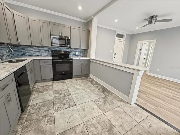 408 ARMADA RD S #1, Venice, FL 34285