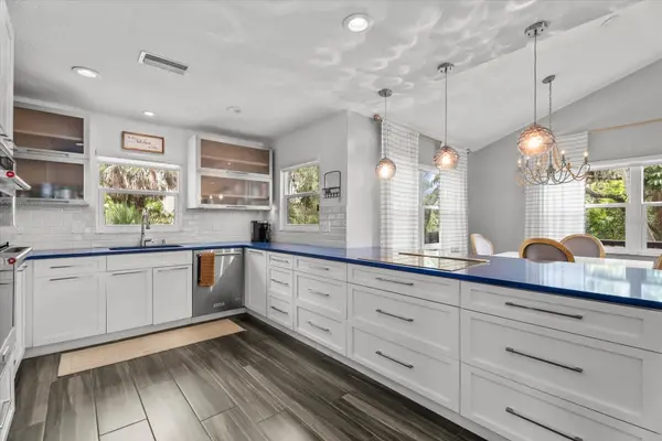 3376 S SECLUSION DR, Sarasota, FL 34239