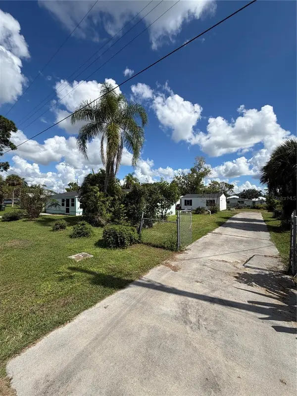 25 WARREN AVE, Englewood, FL 34223