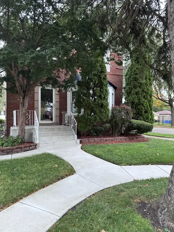 8857 S Cregier AVE, Chicago, IL 60617