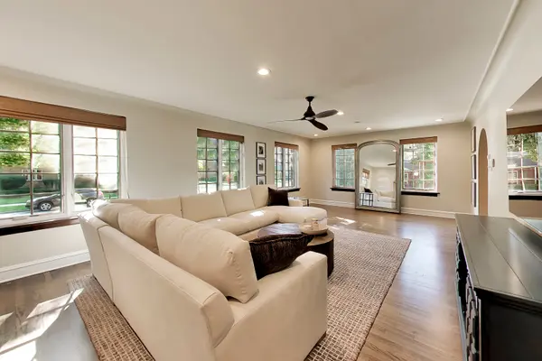 10456 S Bell AVE, Chicago, IL 60643