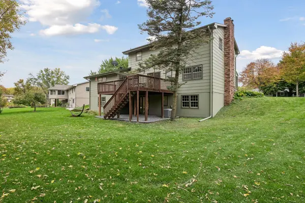 2060 Kelly DR, Golden Valley, MN 55427