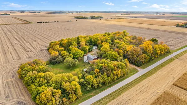38759 760 AVE, Bird Island, MN 55310
