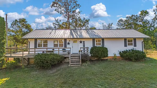 2782 County Road 7440, Moody, MO 65777