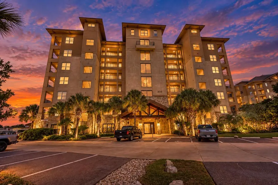 101 West Bank DR #23, Horseshoe Bay, TX 78657