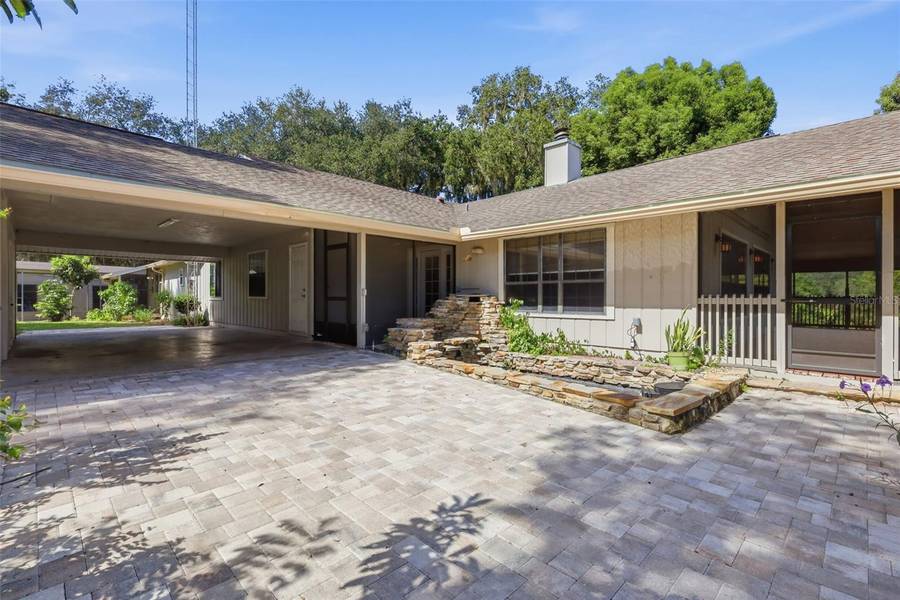 41520 CHARM LAKE DR, Umatilla, FL 32784