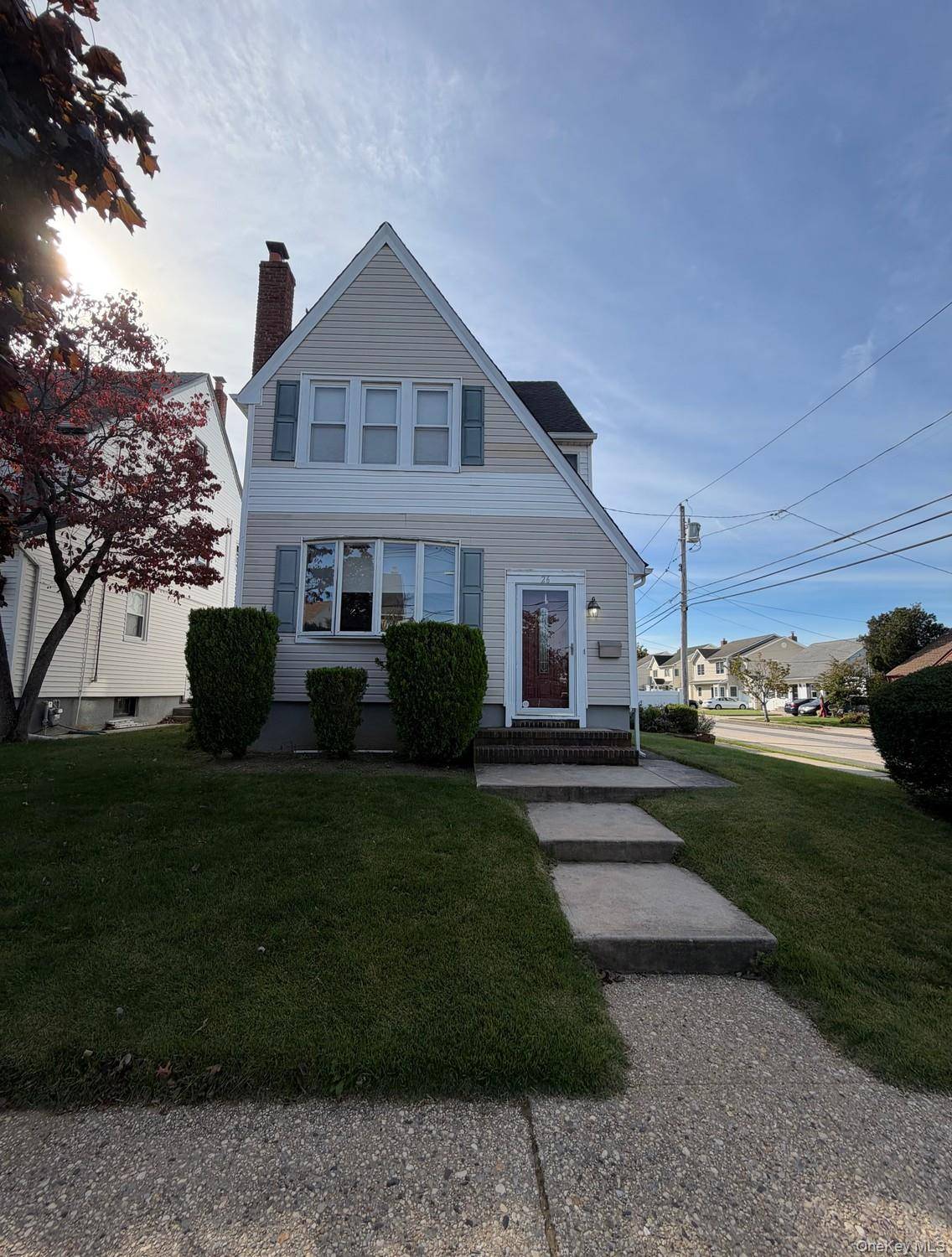 26 Munro BLVD, Valley Stream, NY 11581