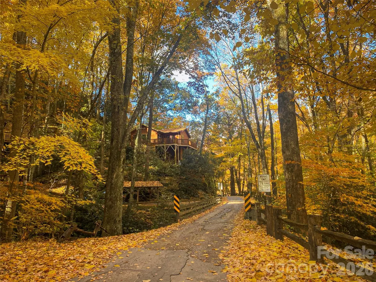 500 Winter Star RD, Burnsville, NC 28714