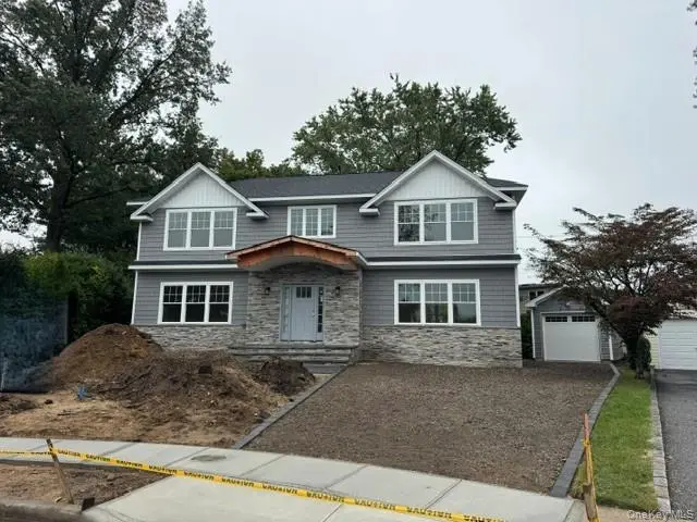 9 Van Sise CT, Syosset, NY 11791