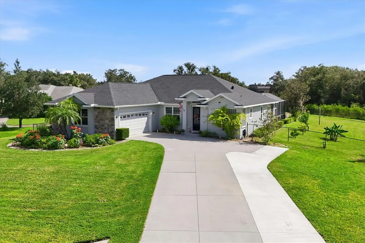 1753 KINGSDOWN DR, Sarasota, FL 34240