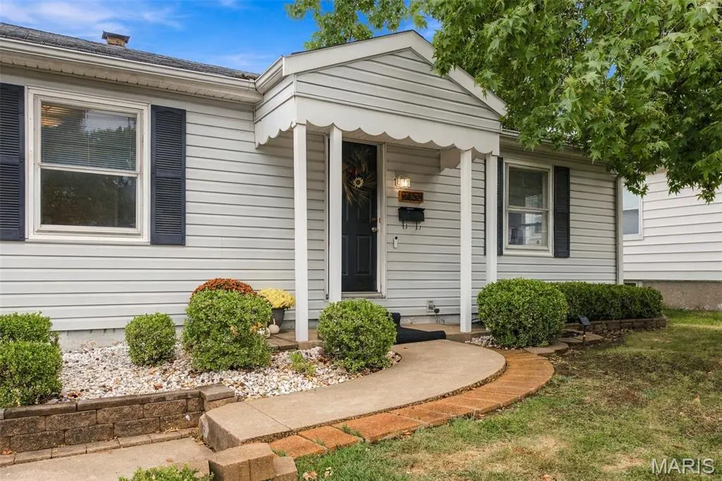 9458 Mackenzie RD, Affton, MO 63123