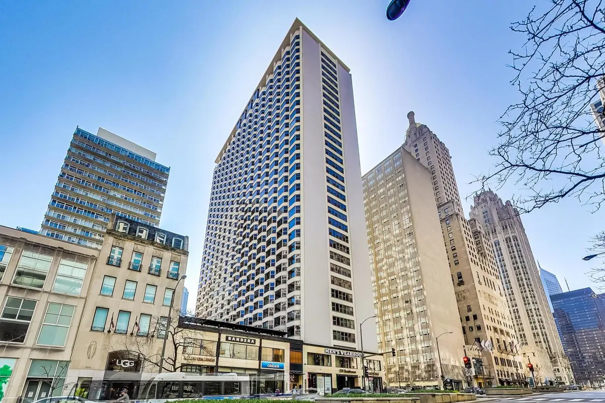 535 N Michigan AVE #2206, Chicago, IL 60611