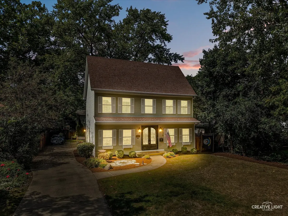 808 Mckinley AVE, Geneva, IL 60134