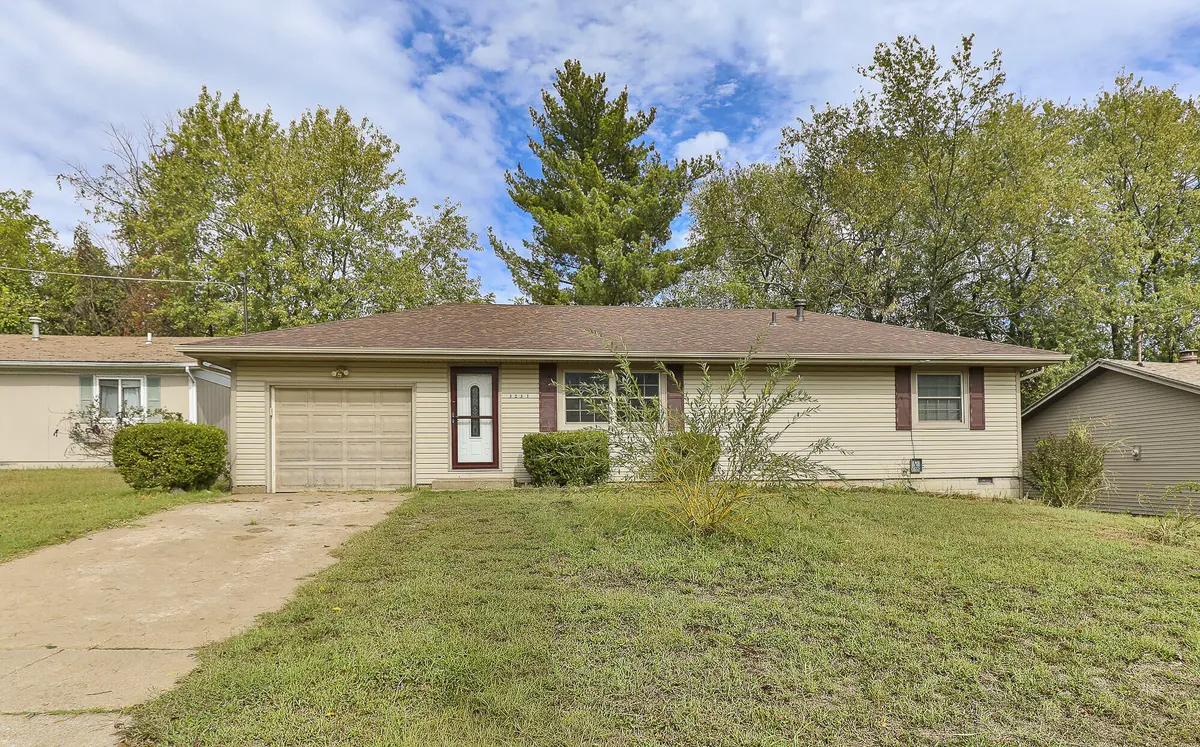 3231 W Water ST, Springfield, MO 65802