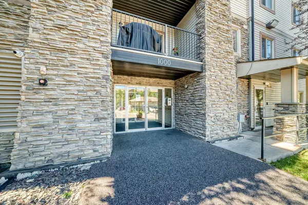 8 Bridlecrest DR SW #1321, Calgary, AB T2Y 0H6