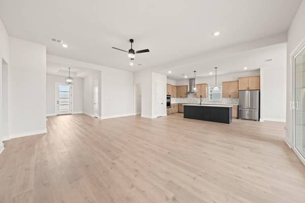 309 E Luna Blue LN, Jarrell, TX 76537