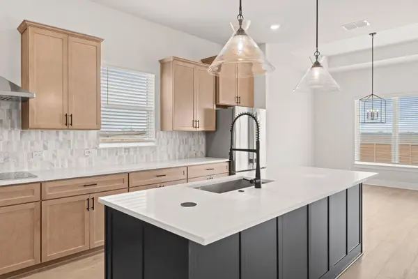 309 E Luna Blue LN, Jarrell, TX 76537