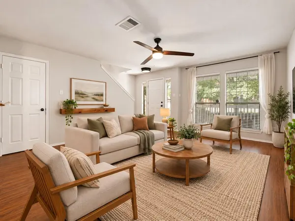 2415 Melissa Oaks LN, Austin, TX 78744