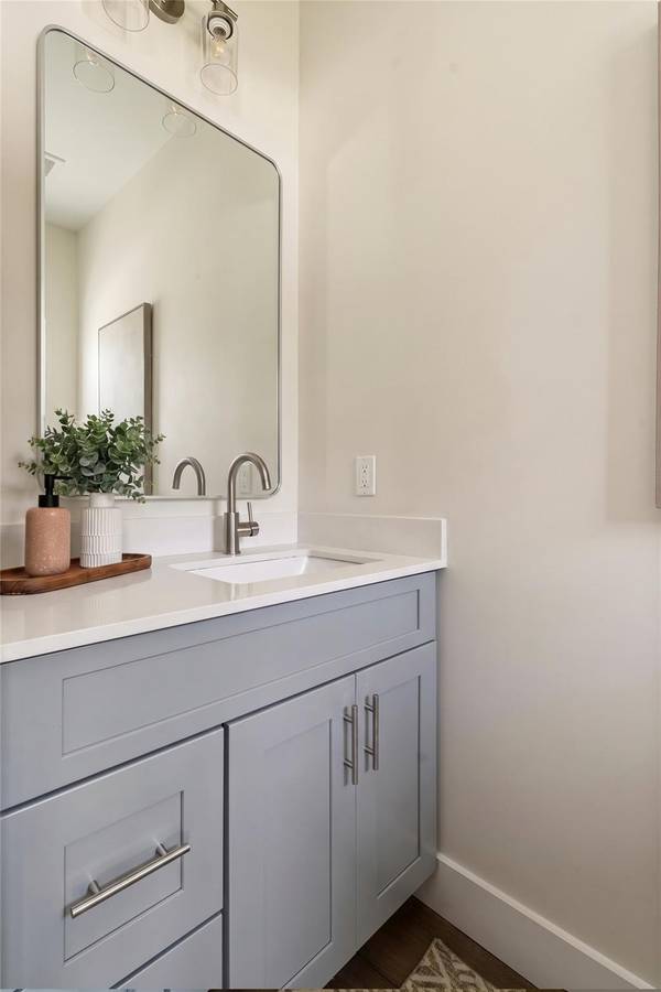 305 Hackberry LN, Austin, TX 78753