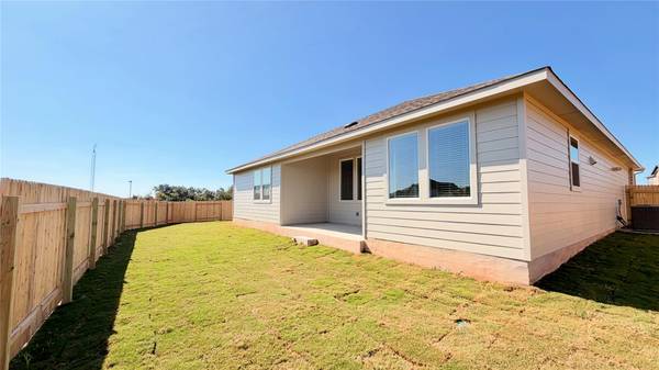 379 Old Town RD, Kyle, TX 78640