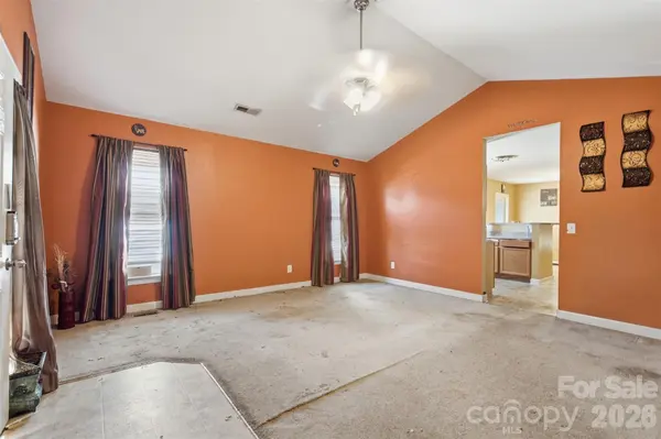 160 Tarrington DR, Statesville, NC 28625
