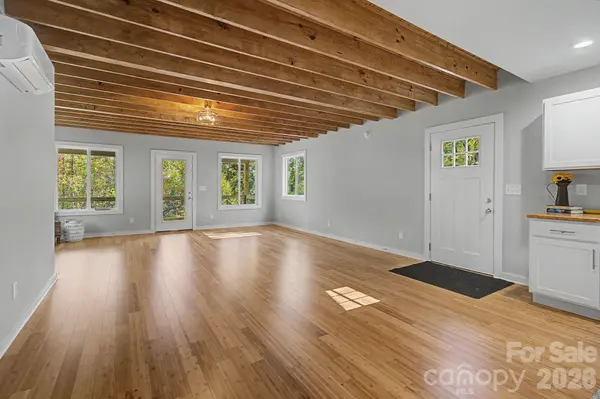 84 Skip Stone RD, Asheville, NC 28803