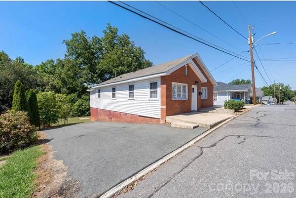387 Woodlawn ST, Cramerton, NC 28032
